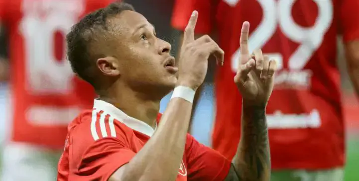 BB体育热点资讯 - 祝贺李金羽！辽足签下高薪标王级外援，身价达4000万欧元，位列中超第一