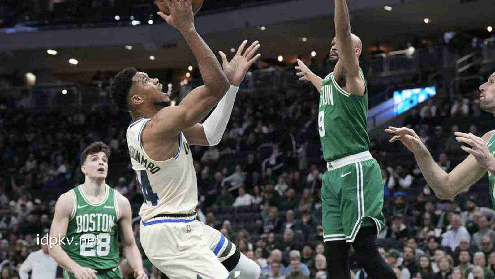 BB体育行业洞察:字母哥19+11普理查德25+9 雄鹿不敌绿军三连败