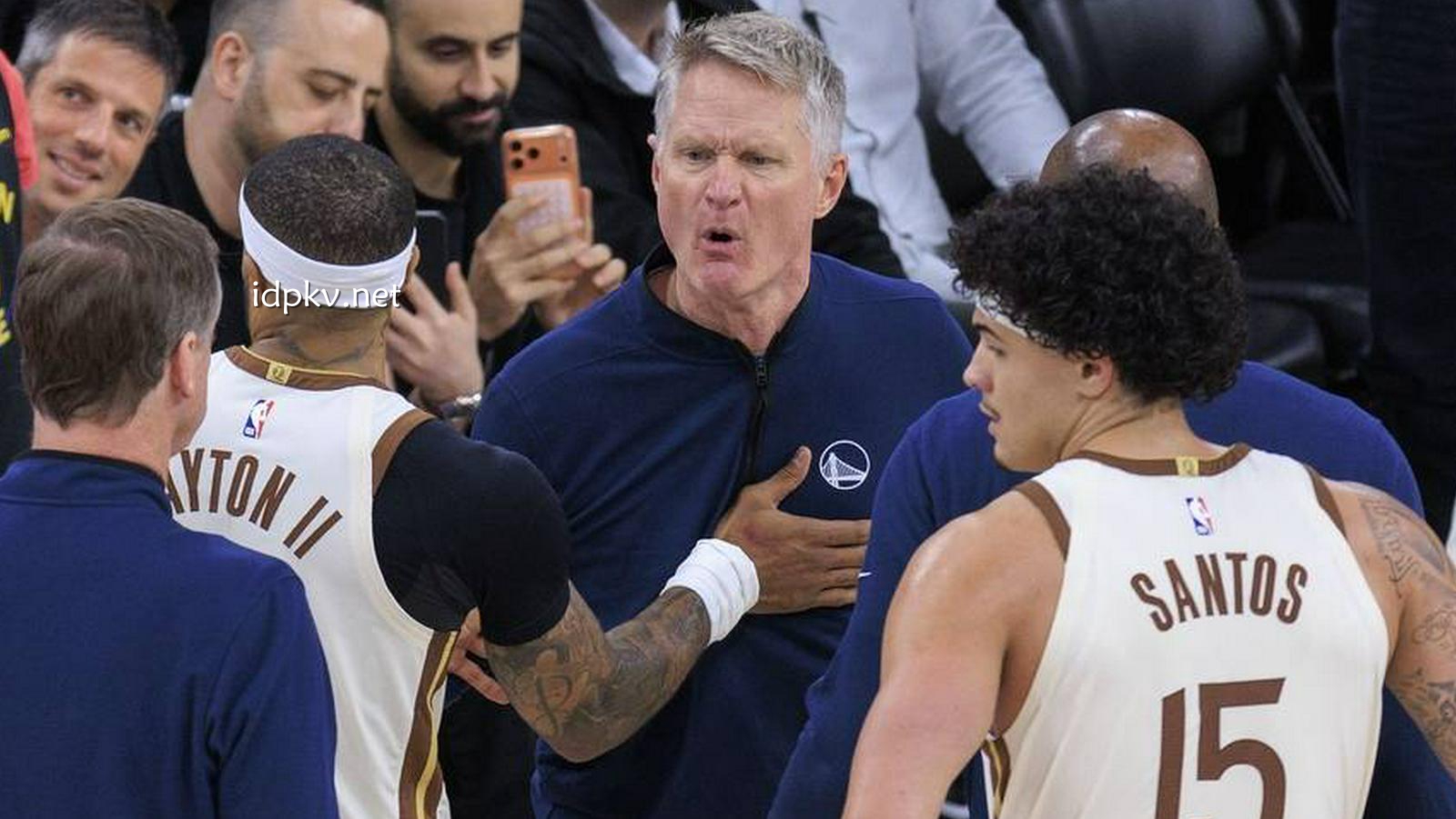 BB体育行业洞察:库里27+6&犯满科尔遭驱逐 伦纳德24分快船险胜勇士